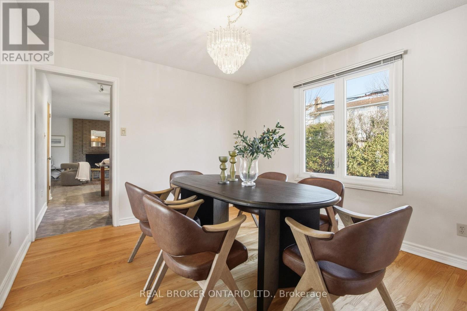 1294 Fernwood Drive, Ottawa, Ontario K1V 7J9 - Photo 11 - X12996380