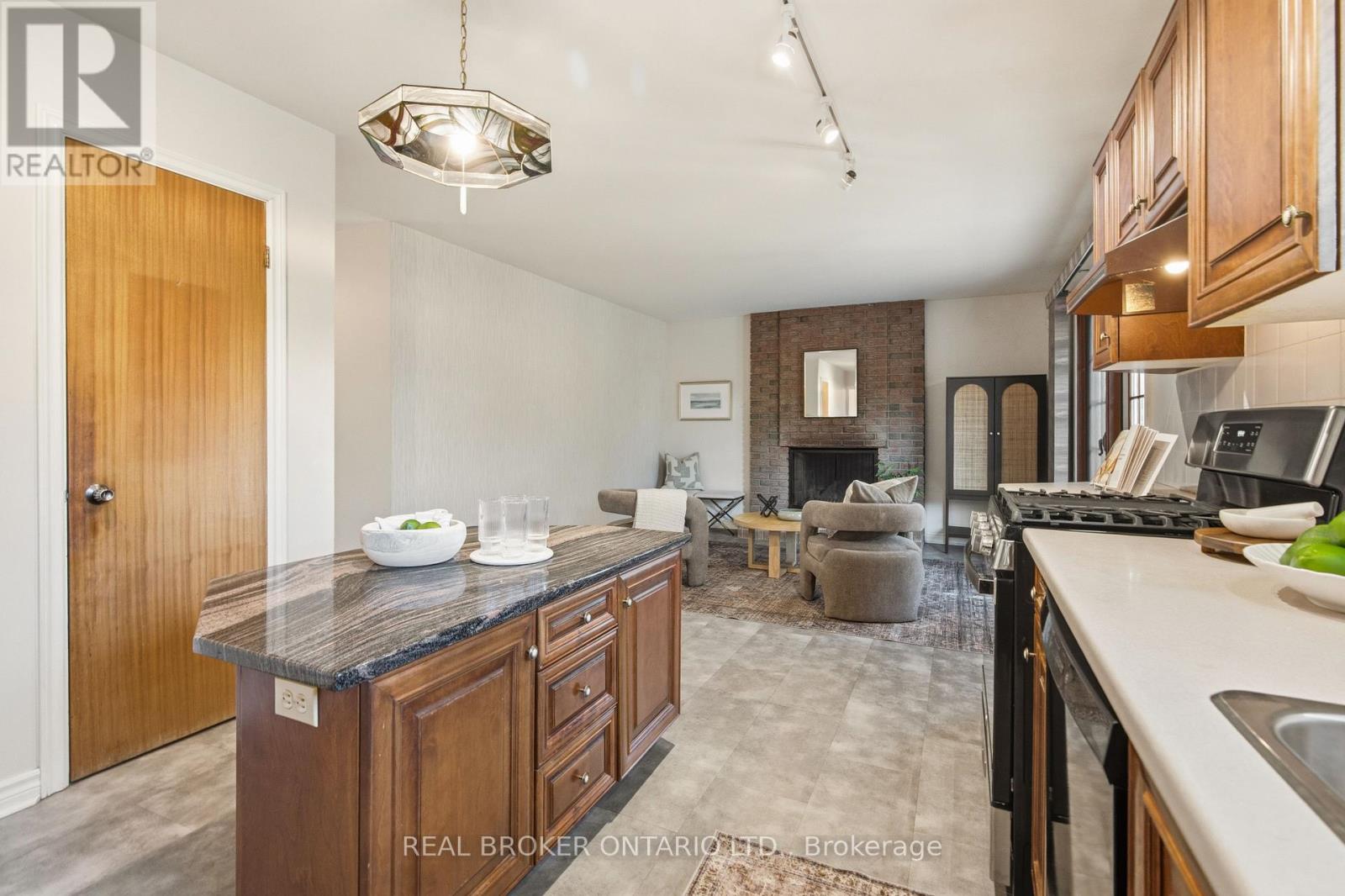 1294 Fernwood Drive, Ottawa, Ontario K1V 7J9 - Photo 15 - X12996380