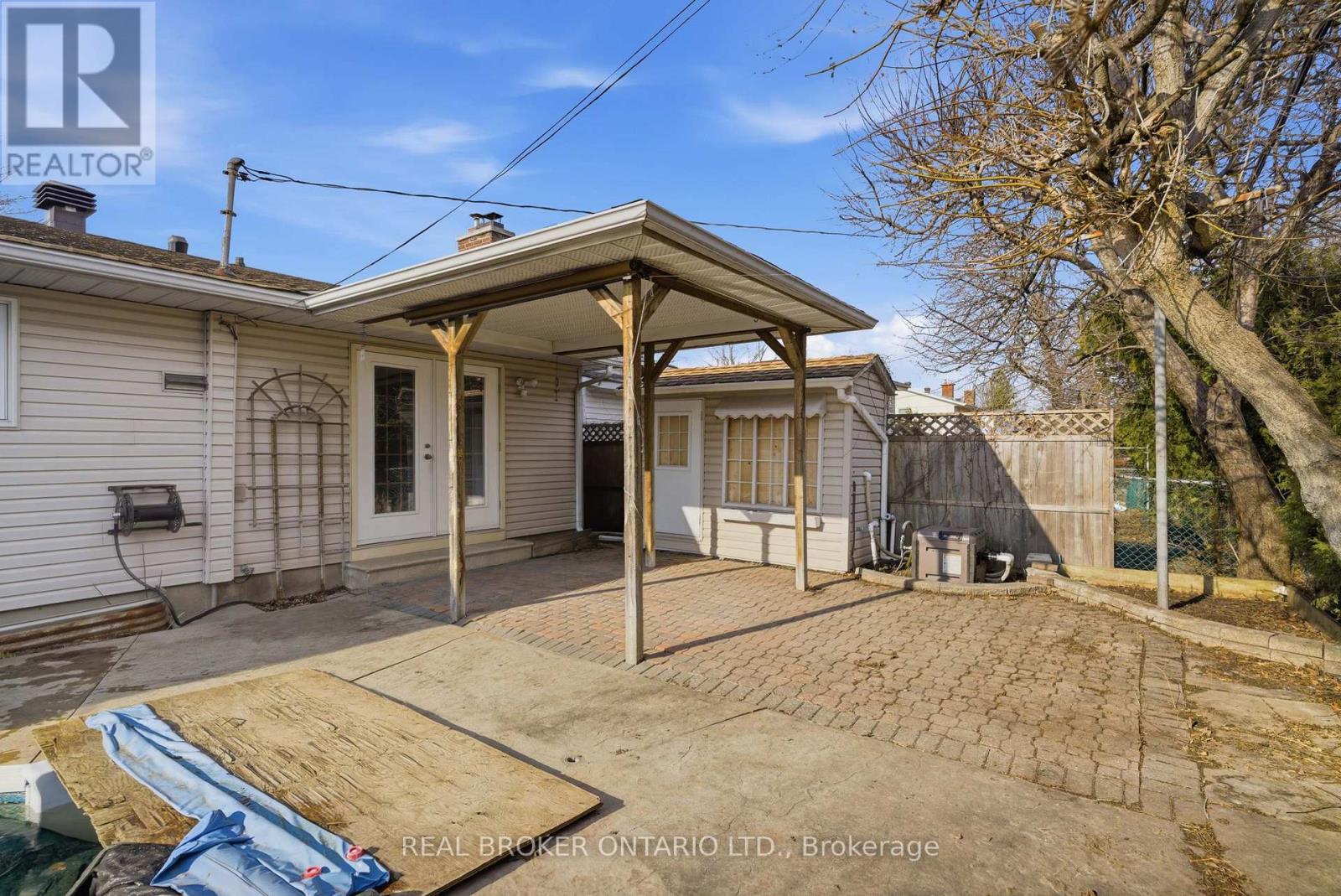 1294 Fernwood Drive, Ottawa, Ontario K1V 7J9 - Photo 35 - X12996380