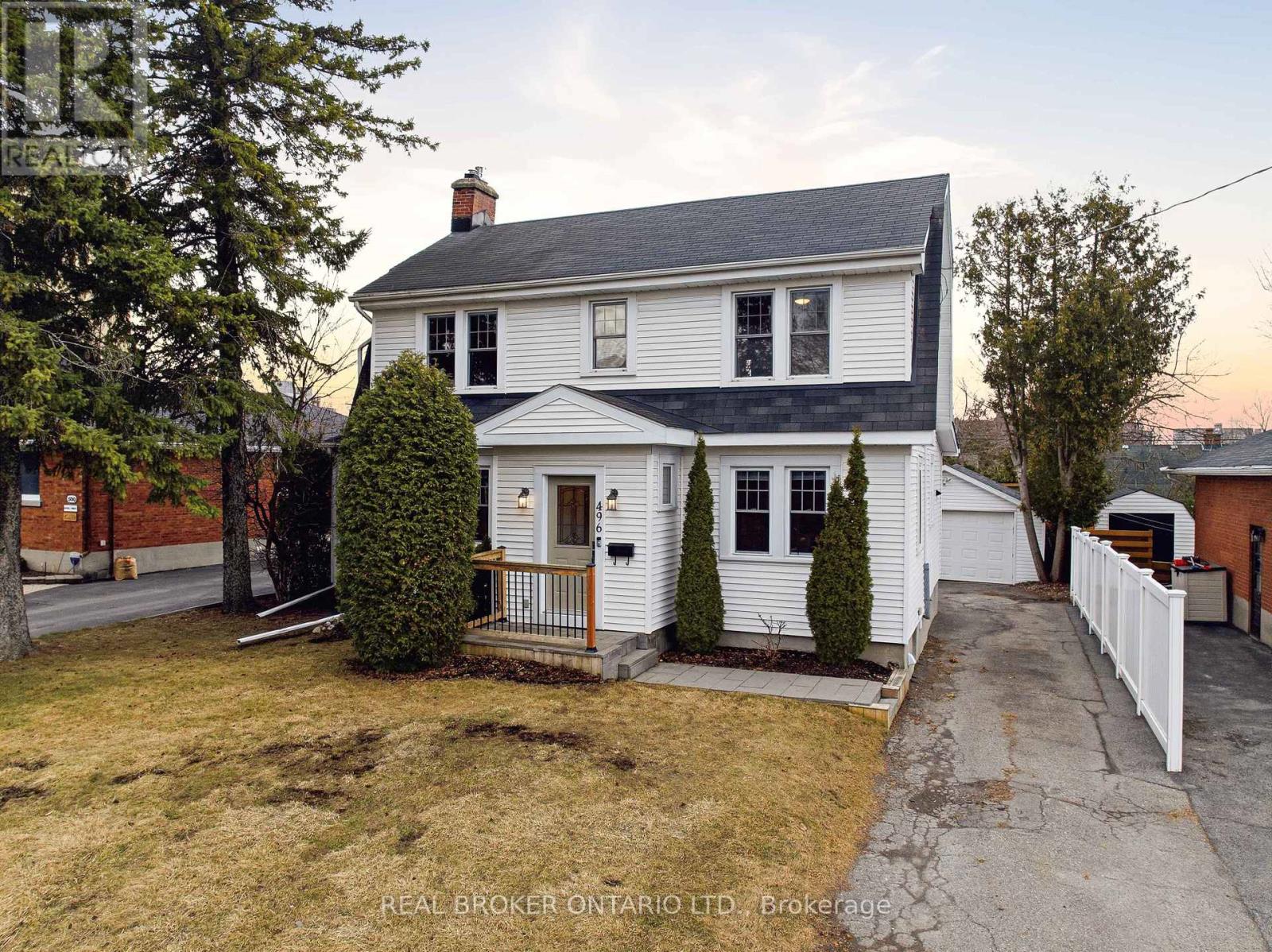 496 HARTLEIGH AVENUE, Ottawa, Ontario