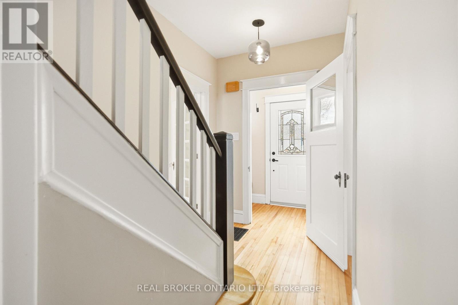 496 Hartleigh Avenue, Ottawa, Ontario  K2B 5J6 - Photo 2 - X12996394