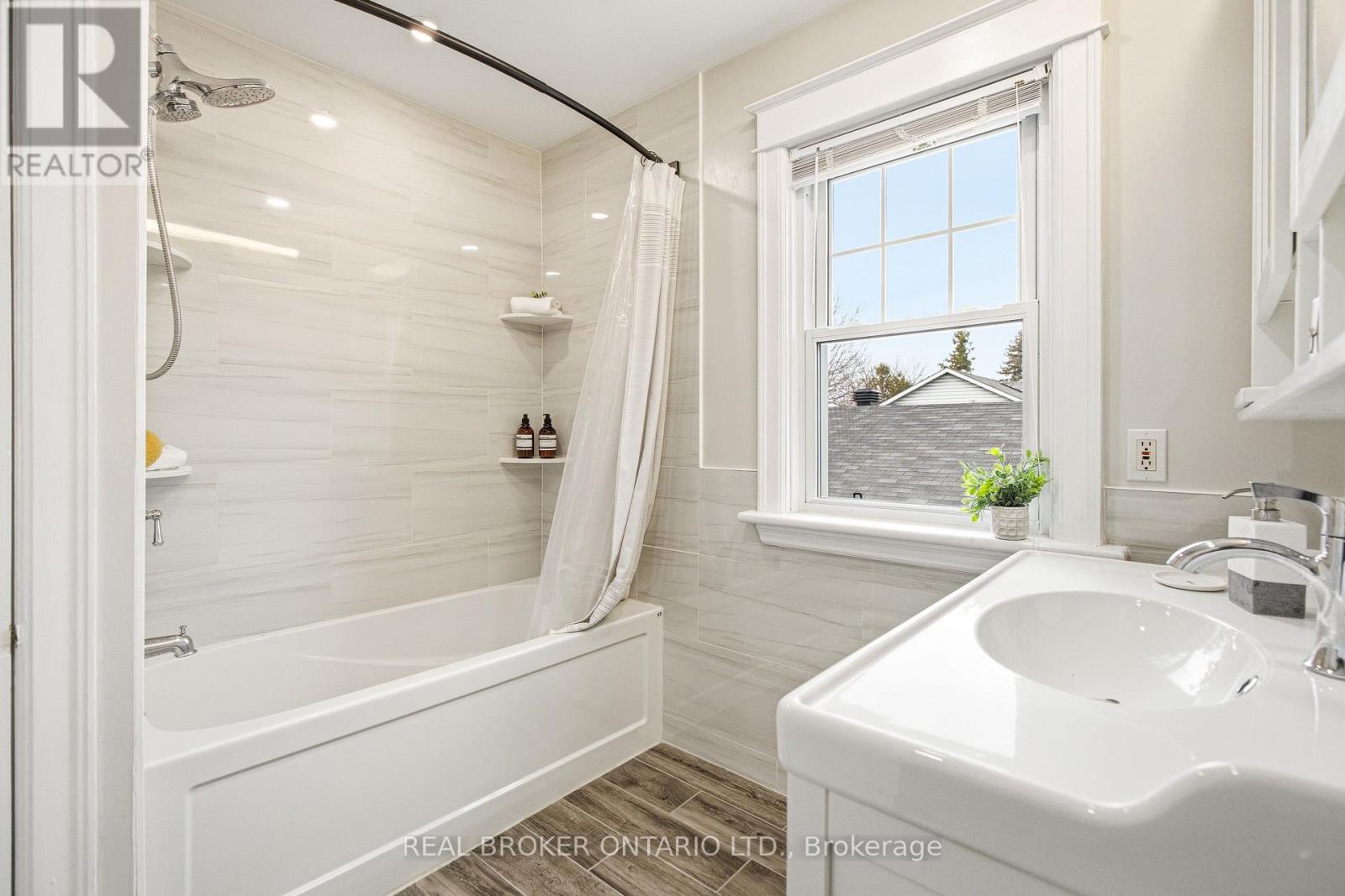 496 Hartleigh Avenue, Ottawa, Ontario  K2B 5J6 - Photo 24 - X12996394