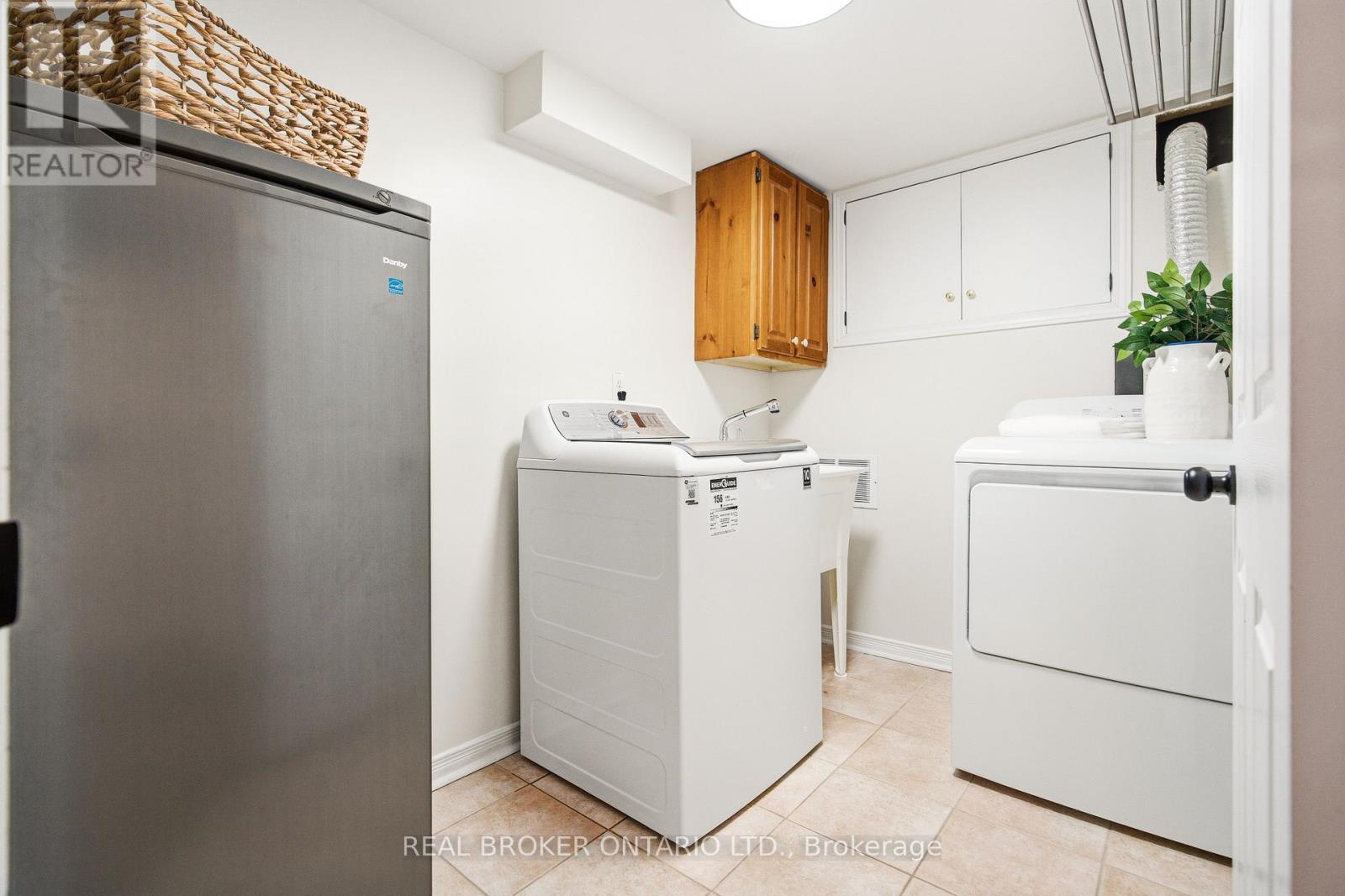 496 Hartleigh Avenue, Ottawa, Ontario  K2B 5J6 - Photo 32 - X12996394