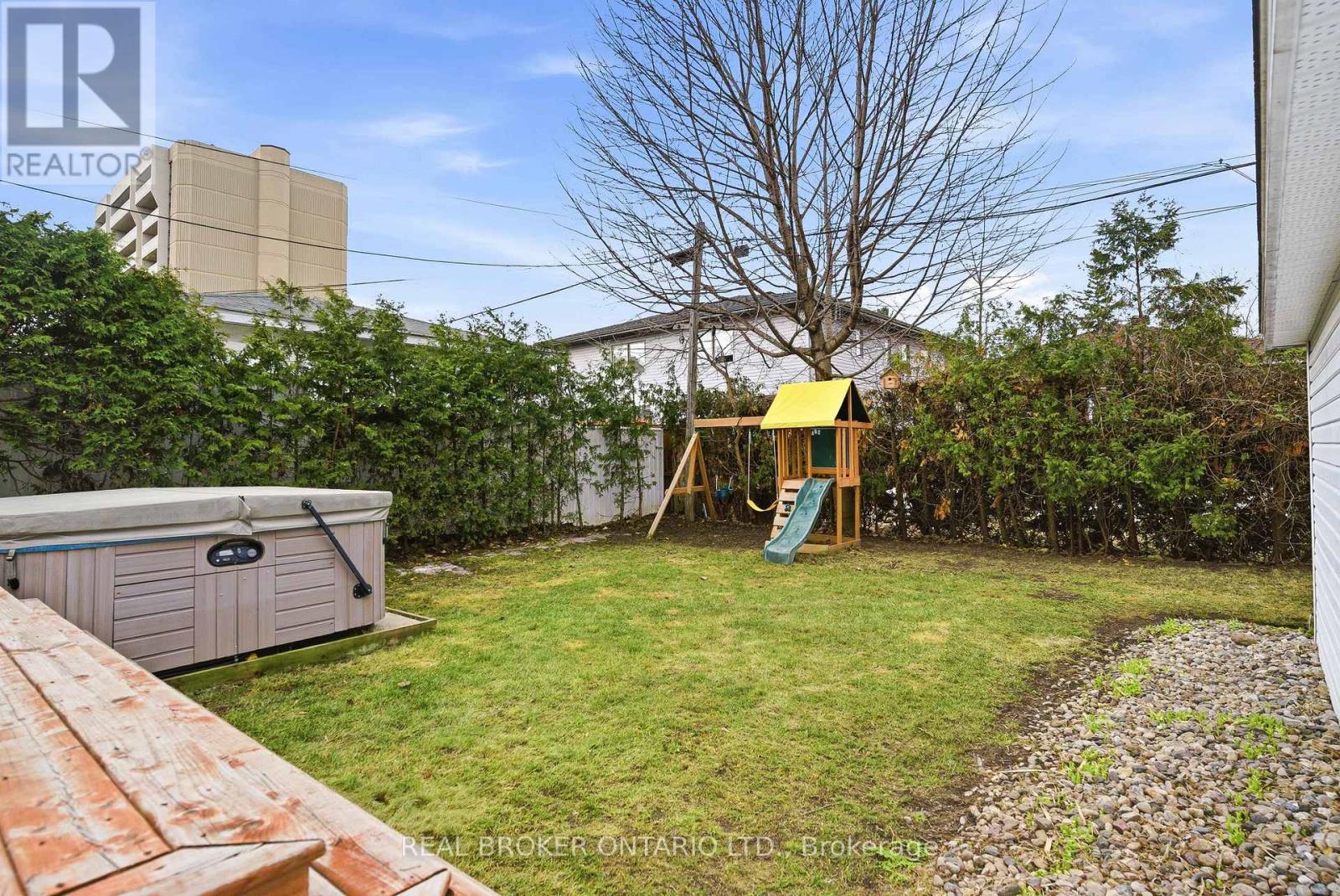 496 Hartleigh Avenue, Ottawa, Ontario  K2B 5J6 - Photo 35 - X12996394