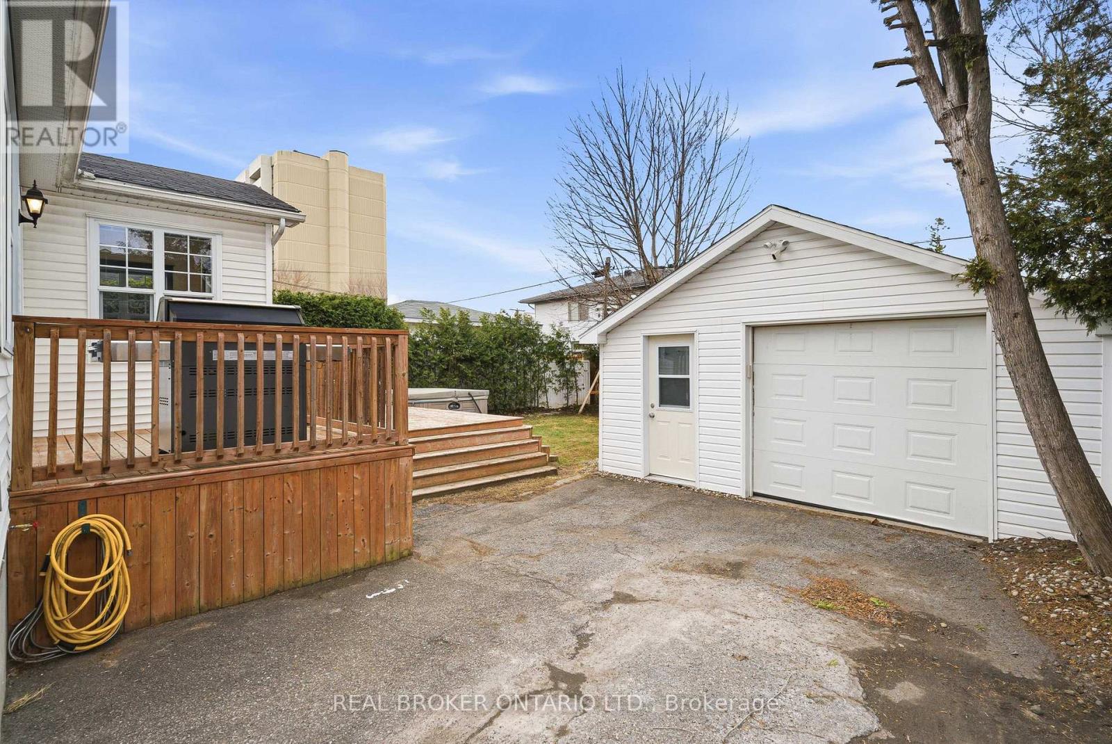 496 Hartleigh Avenue, Ottawa, Ontario  K2B 5J6 - Photo 37 - X12996394