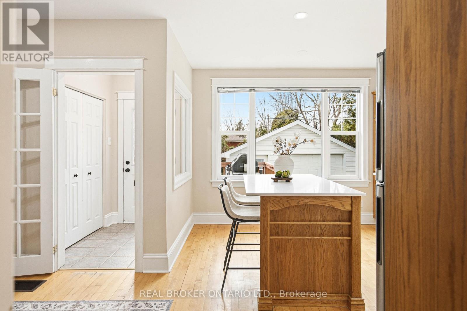 496 Hartleigh Avenue, Ottawa, Ontario  K2B 5J6 - Photo 5 - X12996394