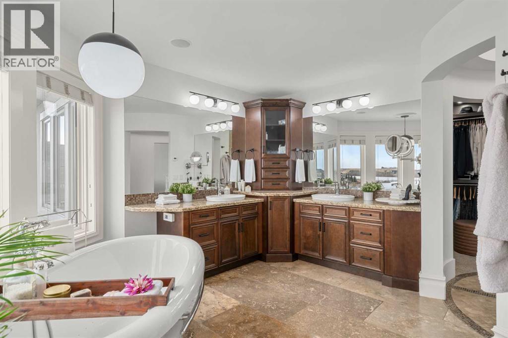 15 Montenaro Bay, Cochrane Lake, Alberta  T4C 0A5 - Photo 19 - A2298692