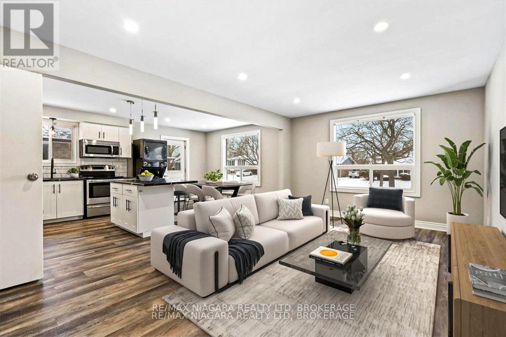 26 Colonial Street, Welland, Ontario  L3C 5W5 - Photo 3 - X12996372