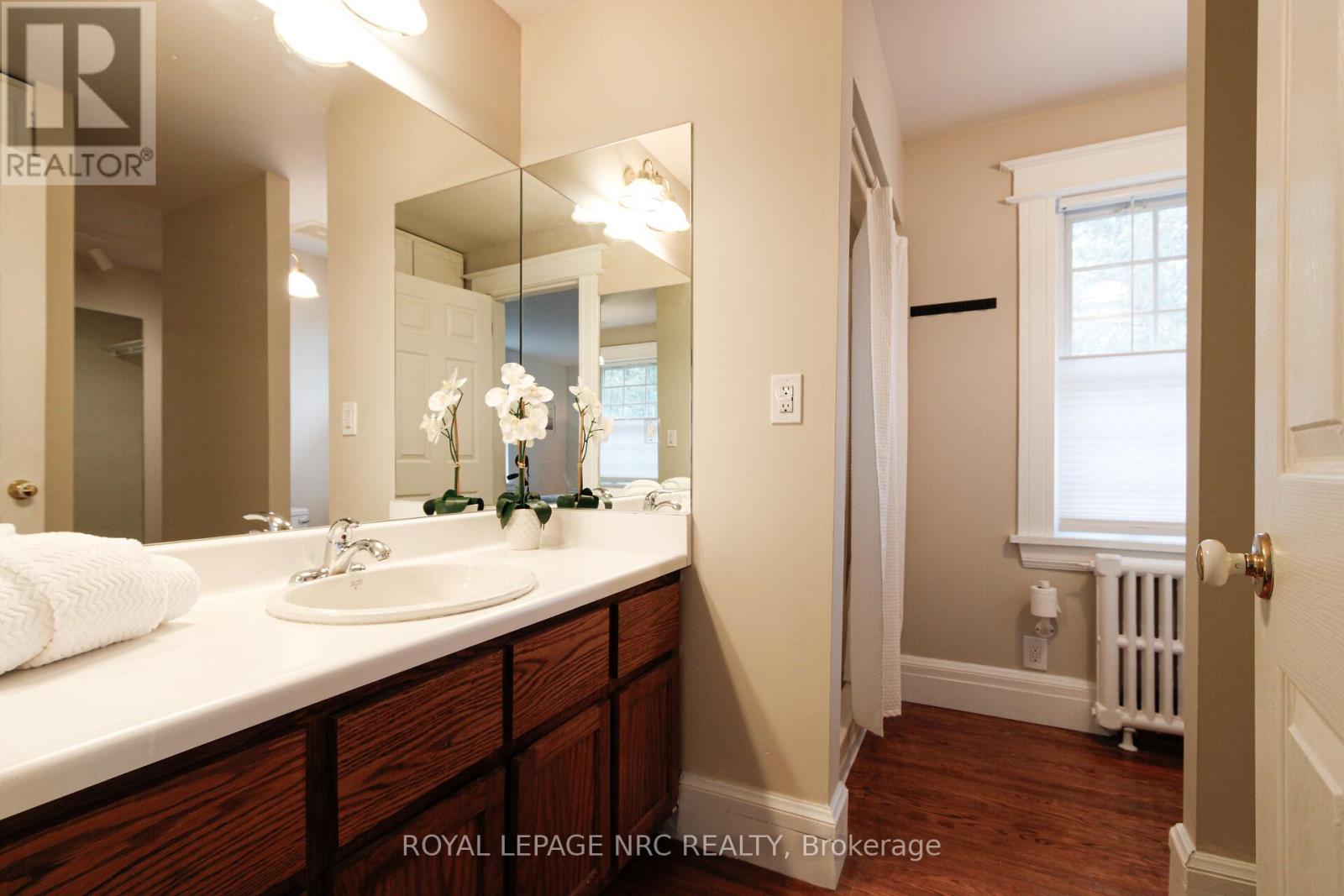 15 South Drive, St. Catharines, Ontario  L2R 4T9 - Photo 23 - X12996398