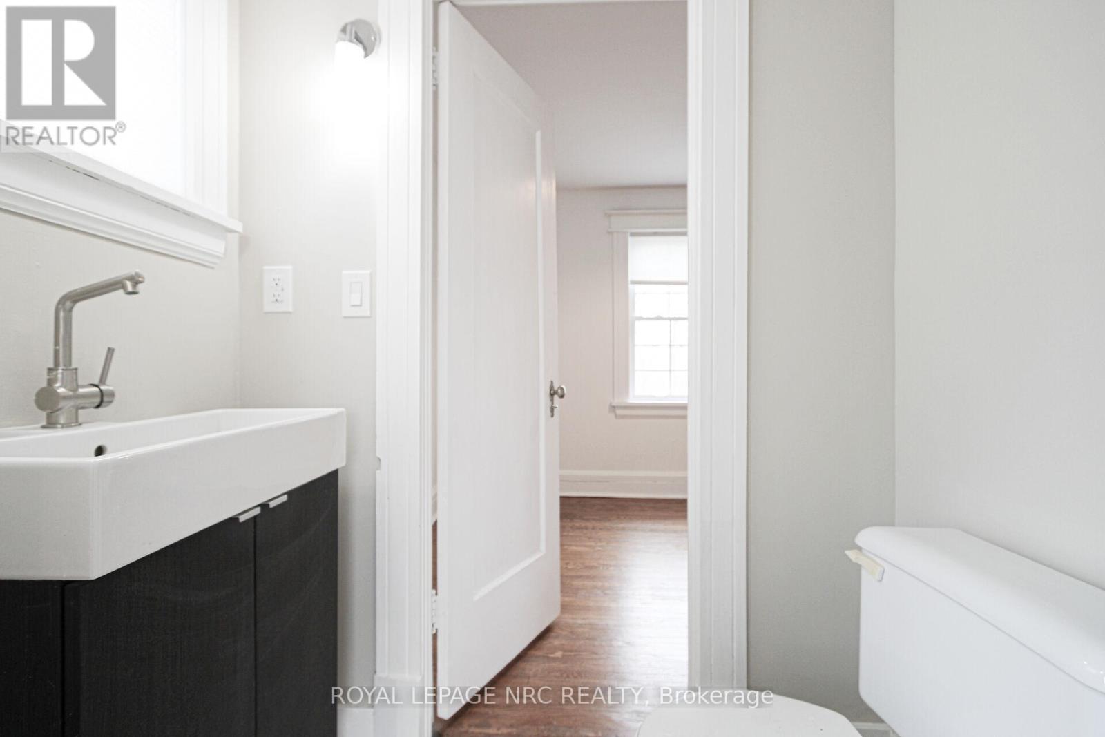 15 South Drive, St. Catharines, Ontario  L2R 4T9 - Photo 30 - X12996398