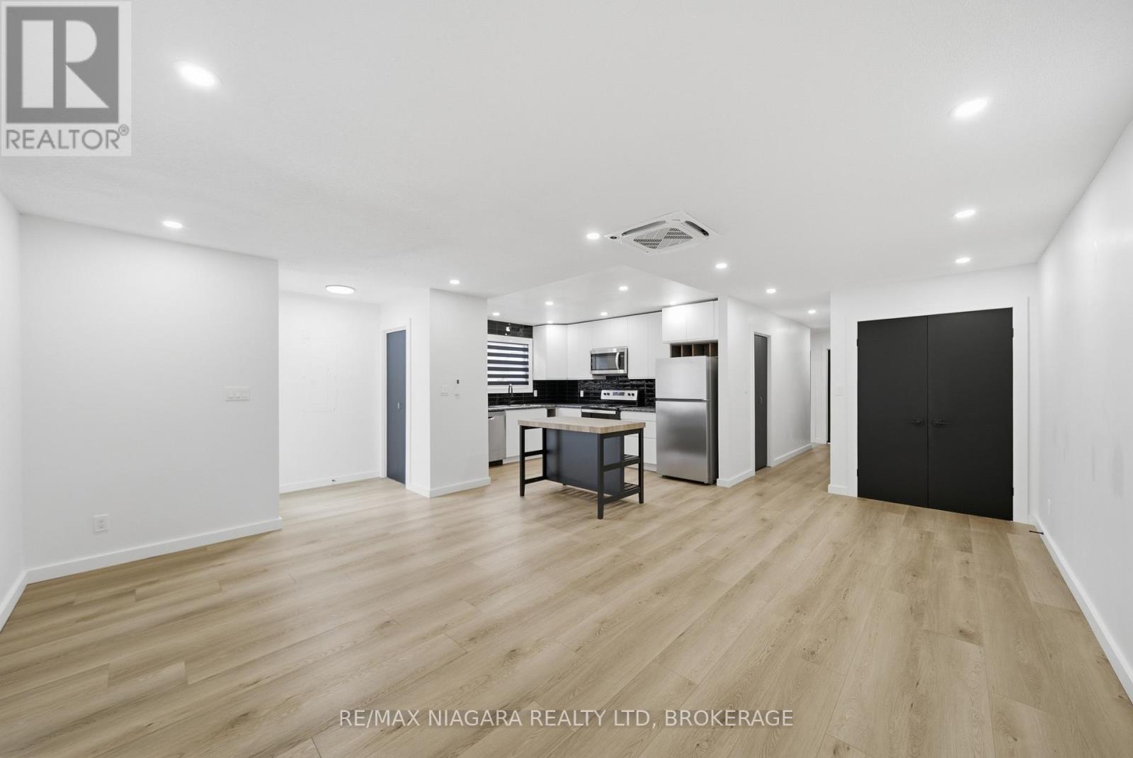 Main Unit 1 - 1361 Station Street, Pelham, Ontario  L0S 1E3 - Photo 3 - X12996414