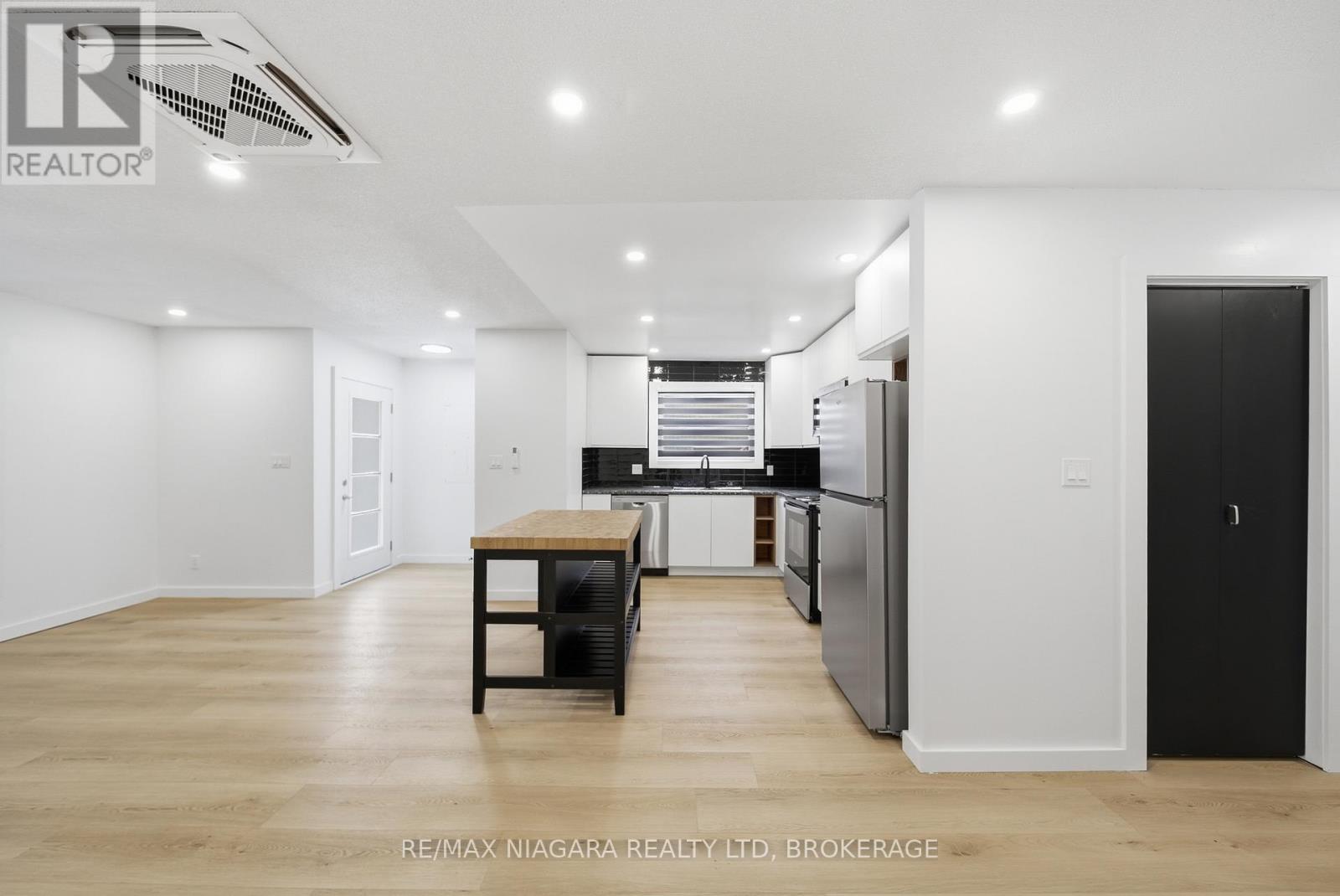 Main Unit 1 - 1361 Station Street, Pelham, Ontario  L0S 1E3 - Photo 4 - X12996414