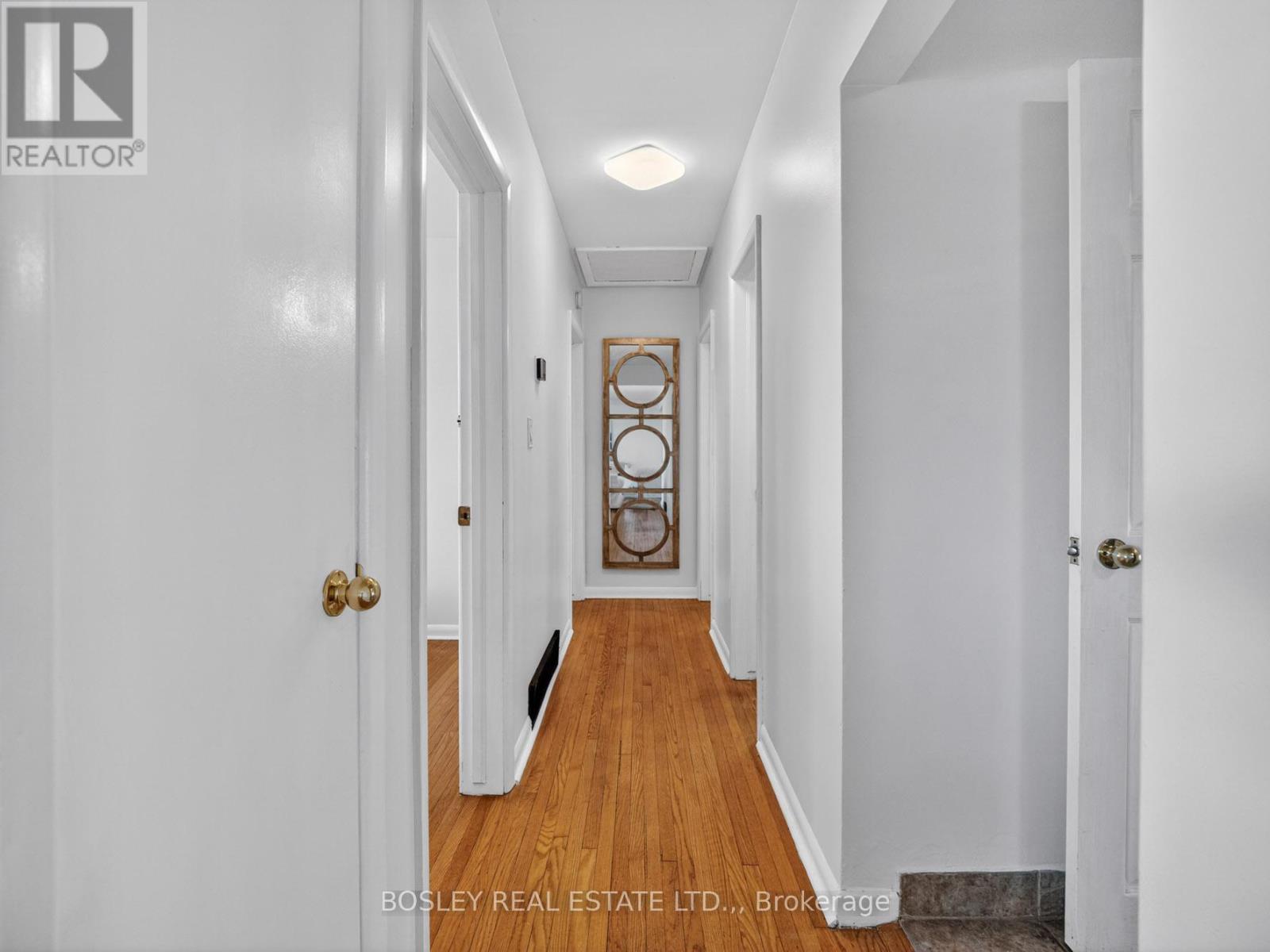 21 Grosvenor Street, St. Catharines, Ontario  L2M 3E1 - Photo 12 - X12996418