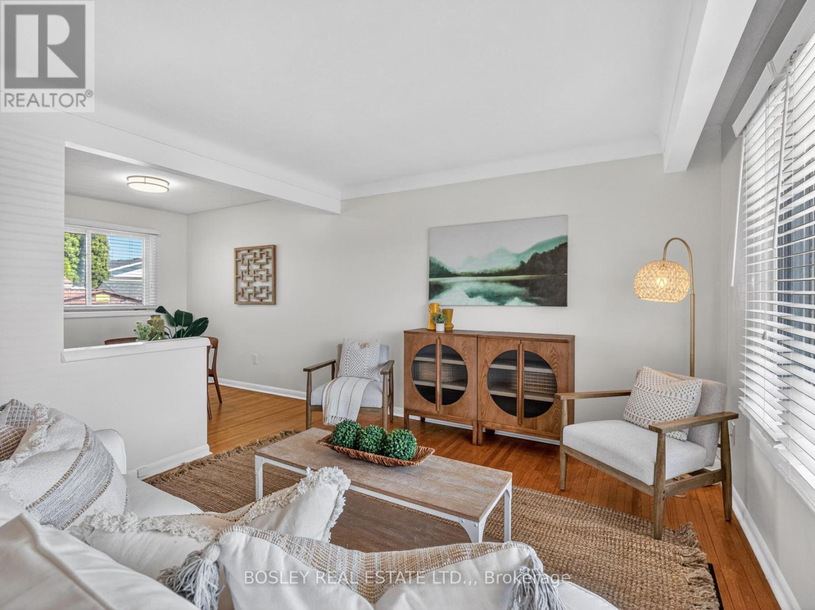 21 Grosvenor Street, St. Catharines, Ontario  L2M 3E1 - Photo 5 - X12996418