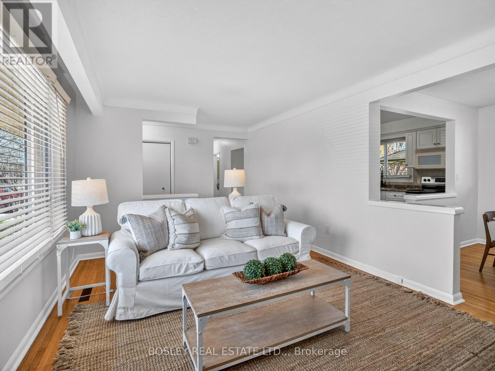 21 Grosvenor Street, St. Catharines, Ontario  L2M 3E1 - Photo 6 - X12996418