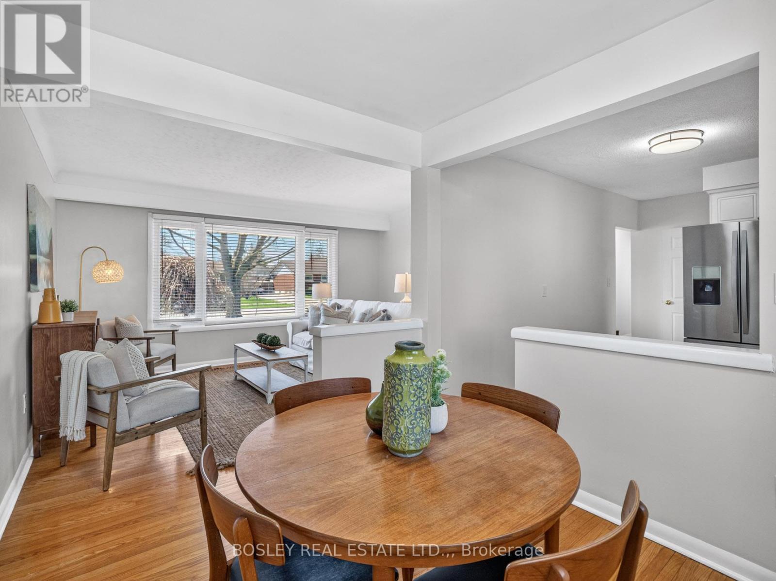 21 Grosvenor Street, St. Catharines, Ontario  L2M 3E1 - Photo 8 - X12996418