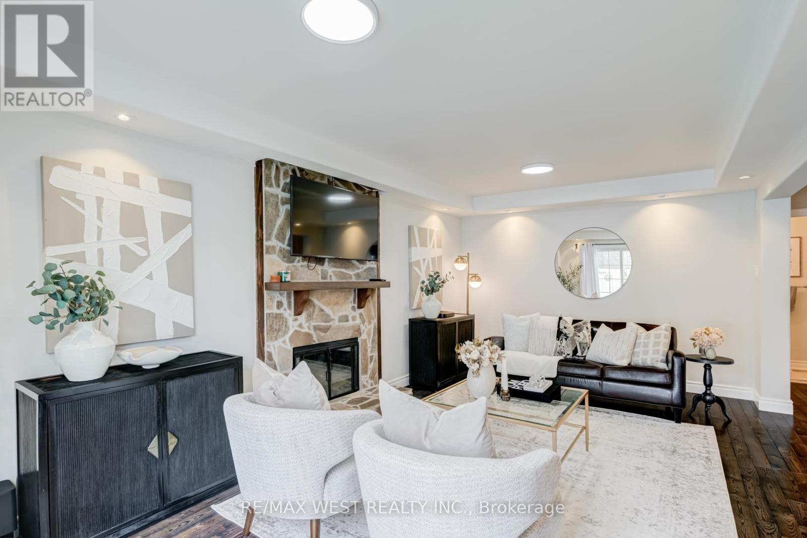 890 Wayne Drive, Newmarket, Ontario  L3Y 5T7 - Photo 15 - N12985360