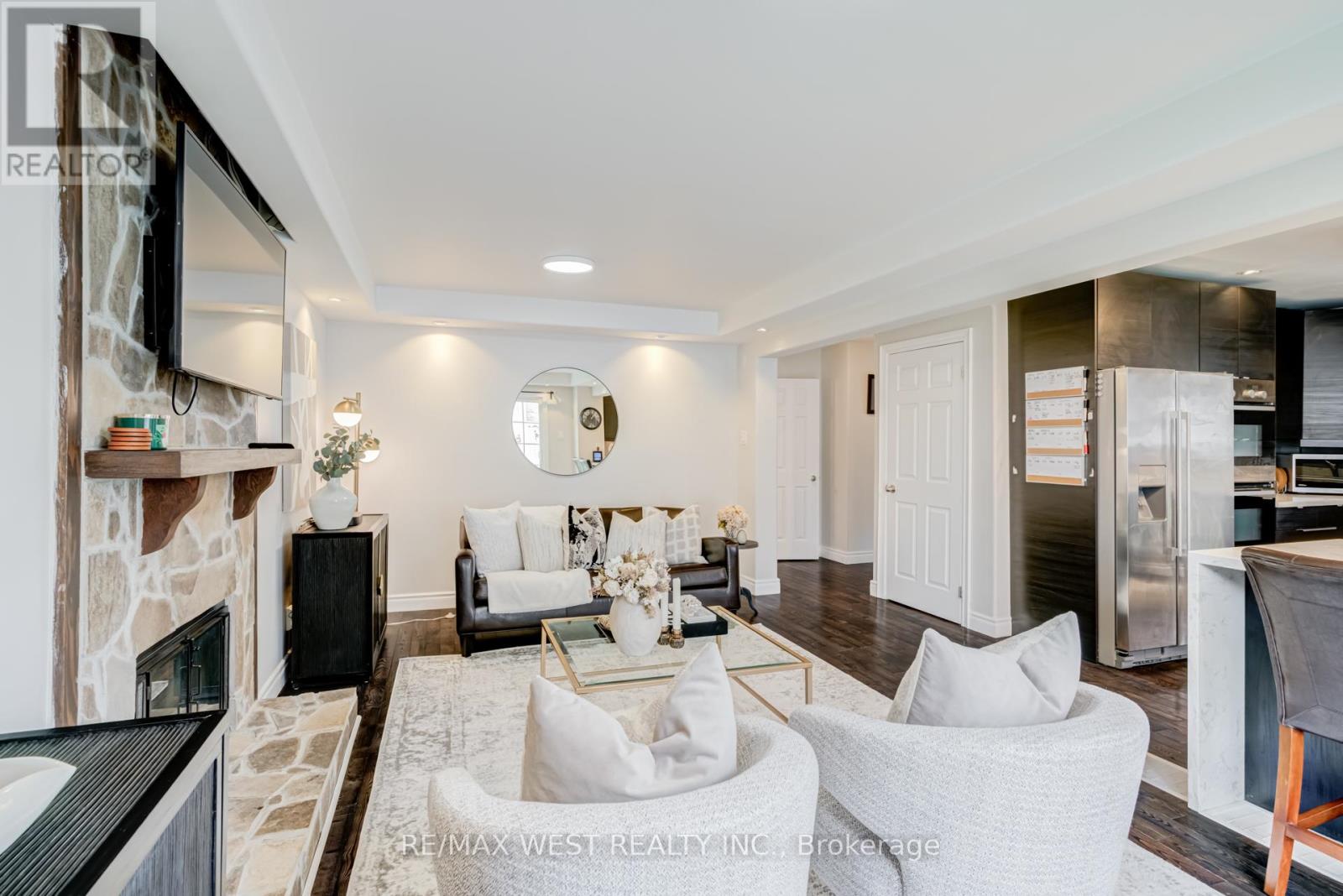 890 Wayne Drive, Newmarket, Ontario  L3Y 5T7 - Photo 16 - N12985360