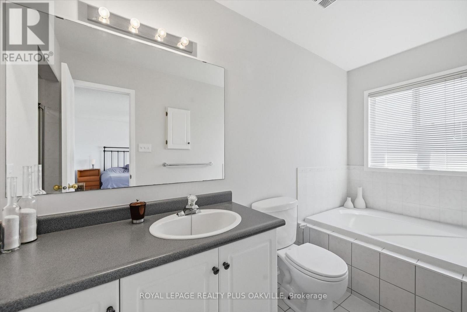 2150 Fourth Line, Oakville, Ontario  L6M 3T2 - Photo 26 - W12996042