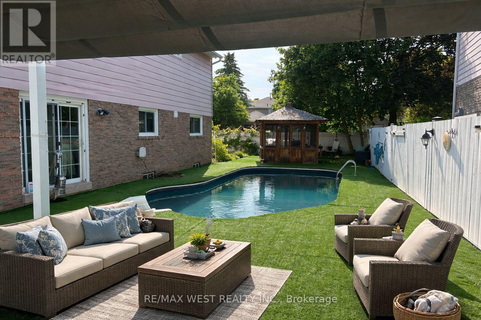 890 Wayne Drive, Newmarket, Ontario  L3Y 5T7 - Photo 34 - N12985360