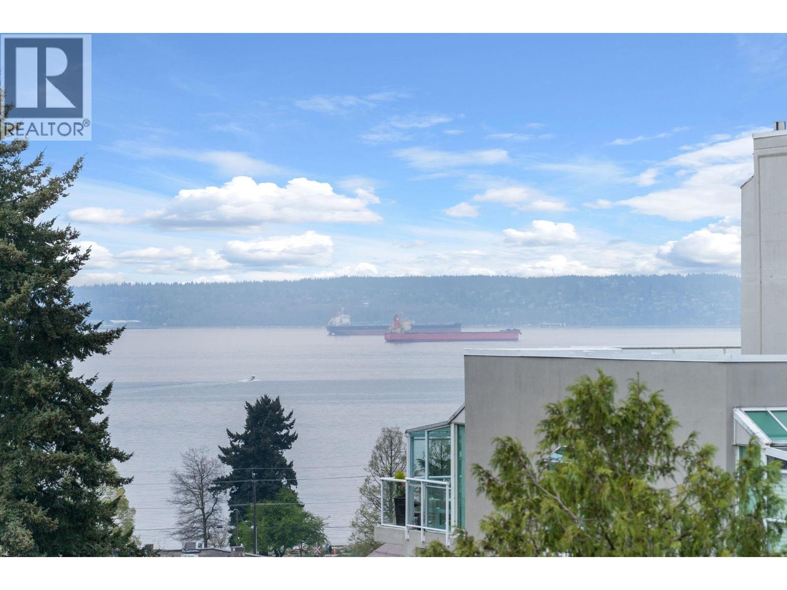 801 1412 Esquimalt Avenue, West Vancouver, British Columbia  V7T 1K7 - Photo 2 - R3111079