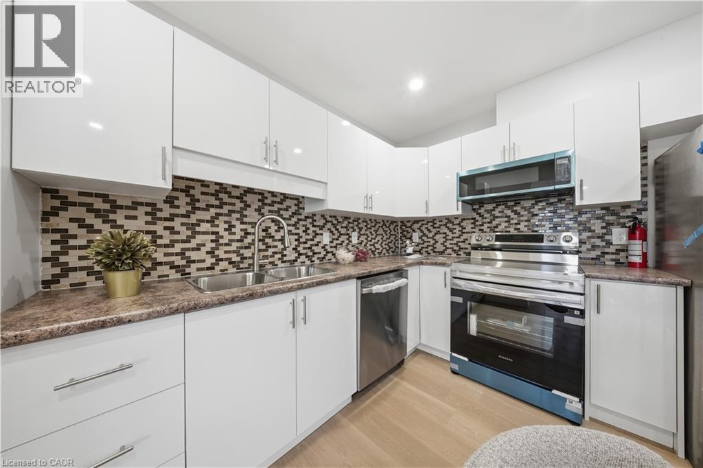 1496 Franklin Boulevard, Cambridge, Ontario N3C 3L5 - Photo 10 - 40820293