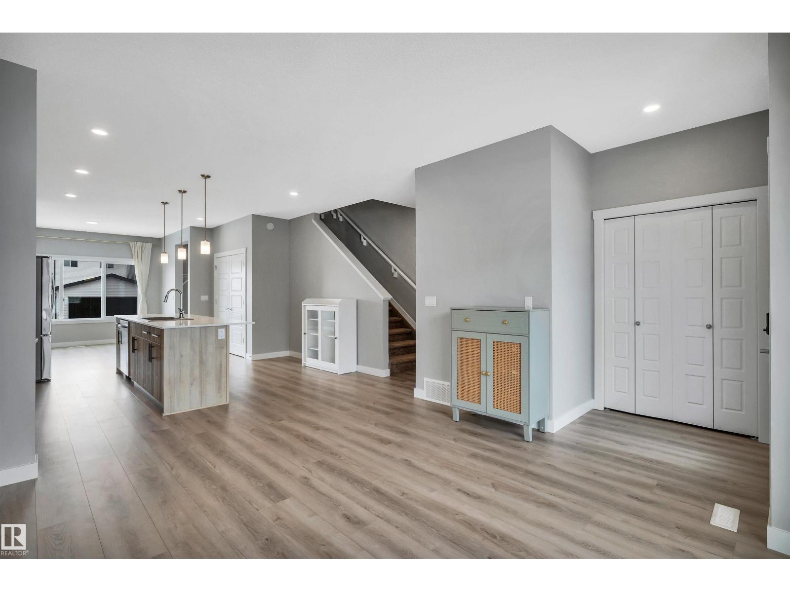 6256 175 Av Nw, Edmonton, Alberta  T5Y 4H3 - Photo 6 - E4481764