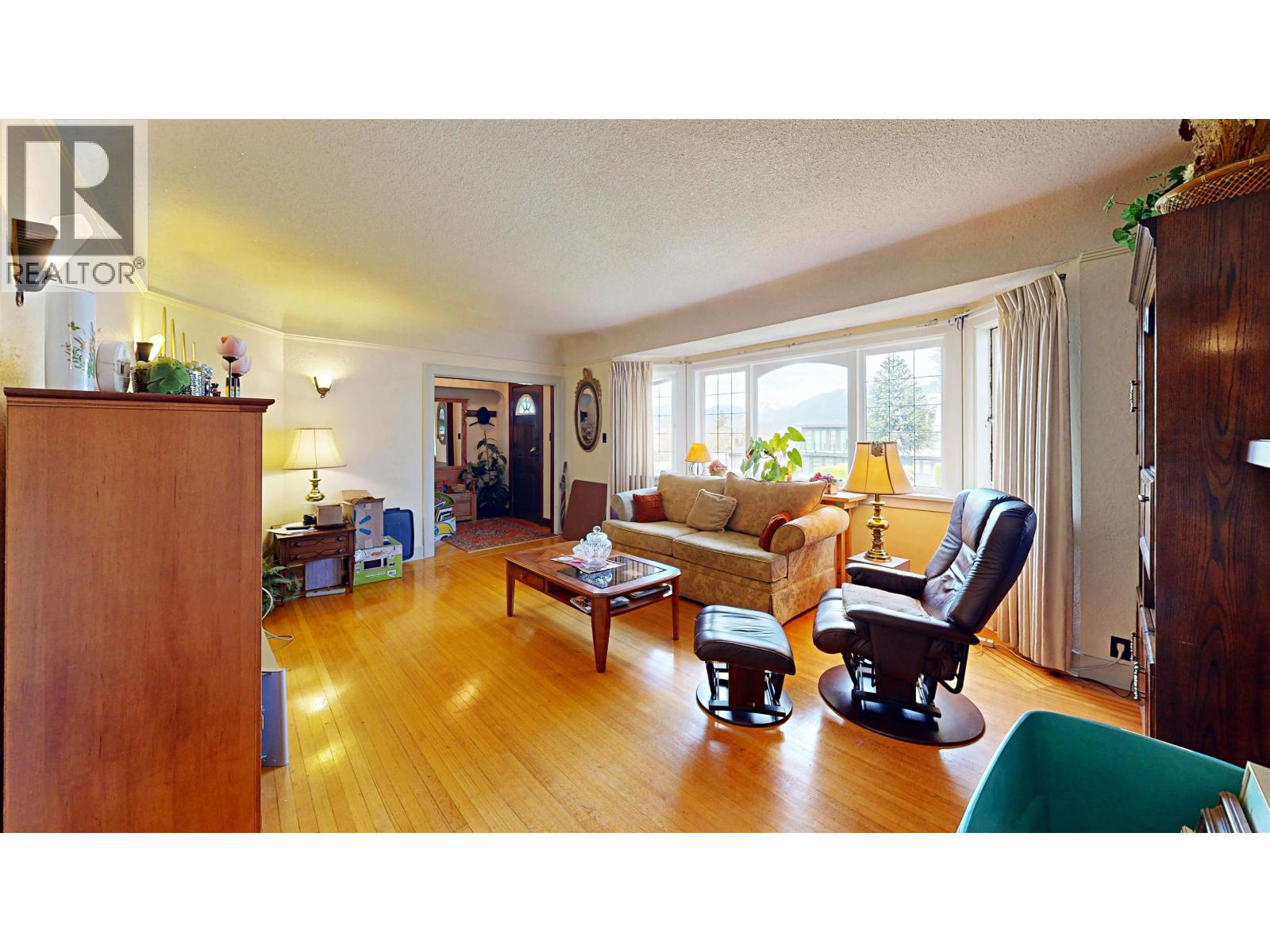 3624 Cambridge Street, Vancouver, British Columbia V5K 1M6 - Photo 3 - R3111085