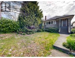 <div class="price">$1,549,000</div> 3624 Cambridge Street, Vancouver<br><div style="margin-bottom:8px;"><small>RE/MAX Select Realty</small></div><div class='bed_bath'>3 Bed | 2 Bath</div>