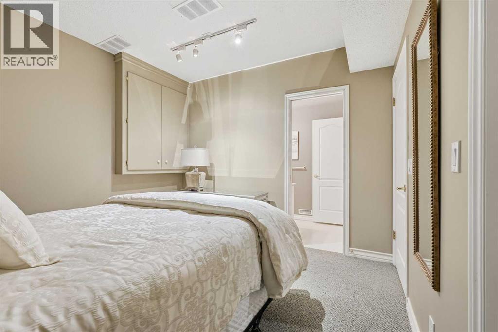 23 Prominence Point Sw, Calgary, Alberta  T3H 3E8 - Photo 43 - A2288819