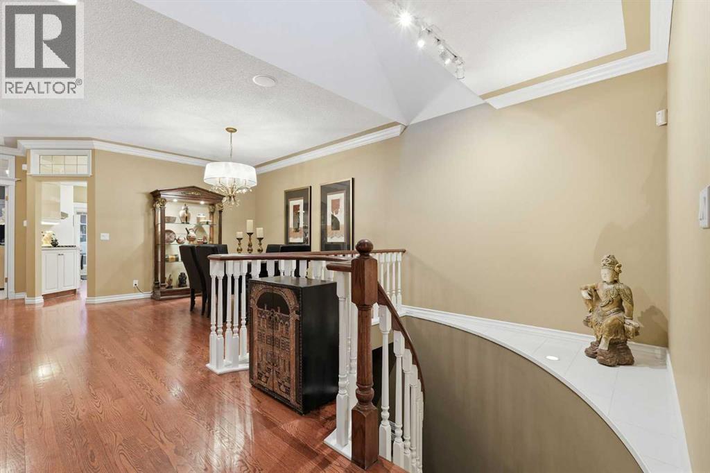 23 Prominence Point Sw, Calgary, Alberta  T3H 3E8 - Photo 31 - A2288819