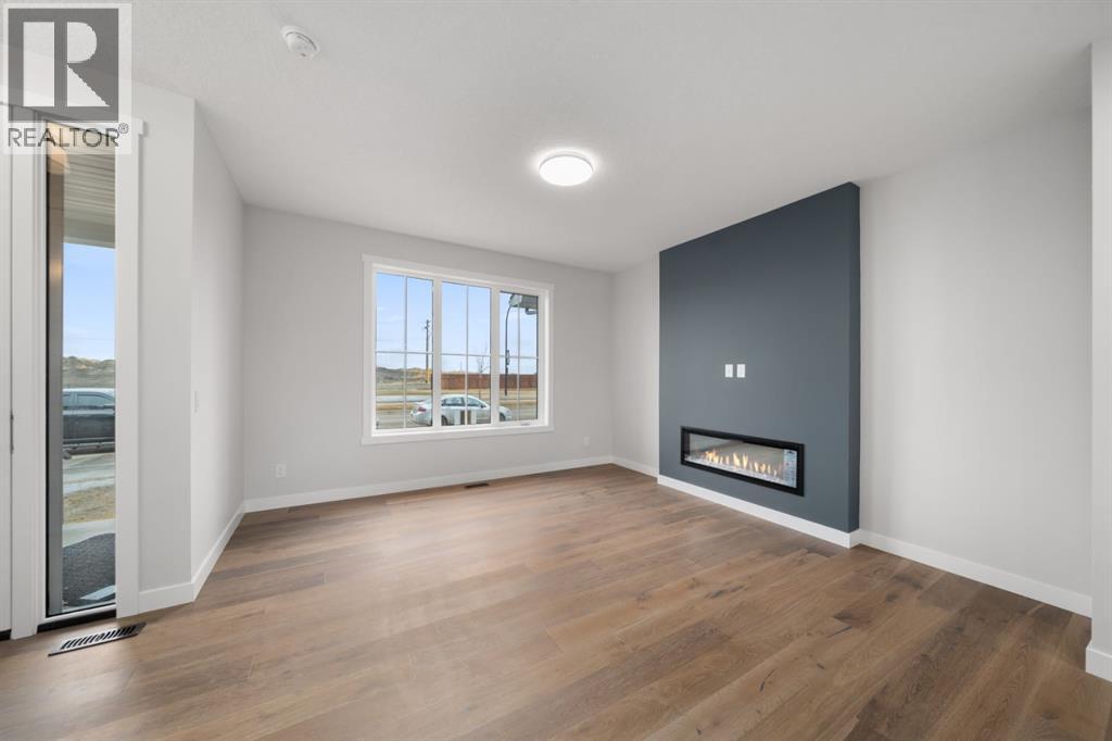 37 Sora Gate Se, Calgary, Alberta  T3S 0M6 - Photo 2 - A2295323