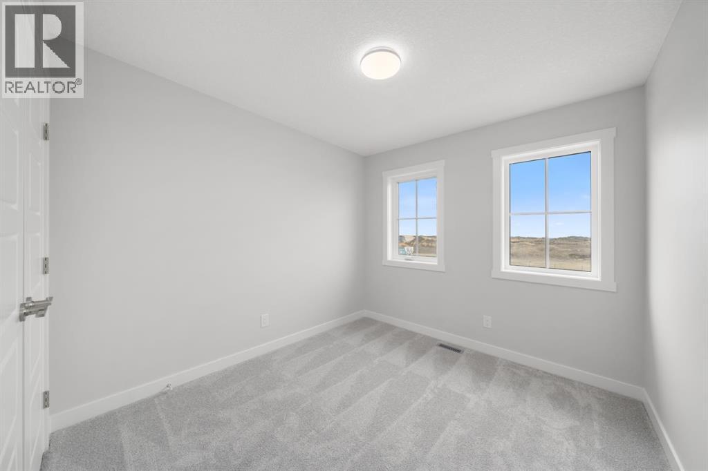 37 Sora Gate Se, Calgary, Alberta  T3S 0M6 - Photo 5 - A2295323