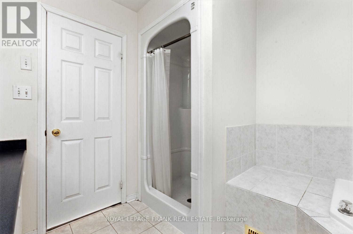 31 Gabrielle Crescent, Whitby, Ontario  L1R 3M6 - Photo 18 - E12982190