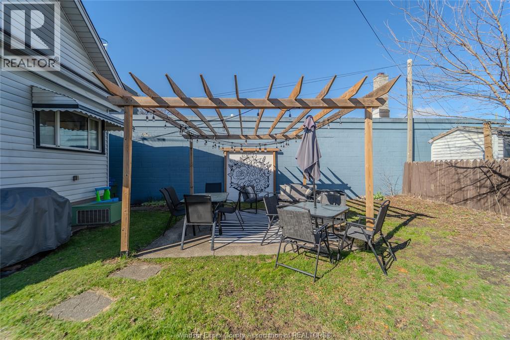 1594 Tecumseh Road West, Windsor, Ontario N9B 1T8 - Photo 34 - 26008051