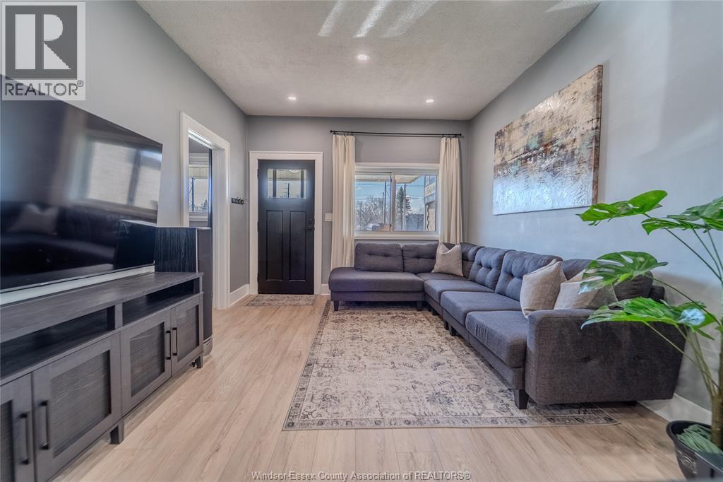 1594 Tecumseh Road West, Windsor, Ontario N9B 1T8 - Photo 6 - 26008051