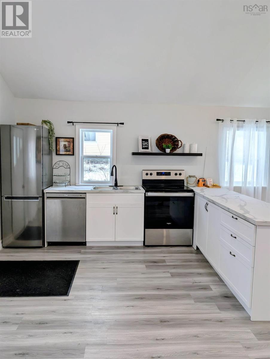 165 St. Phillips Street, Bridgewater, Nova Scotia  B4V 1W6 - Photo 6 - 202529313