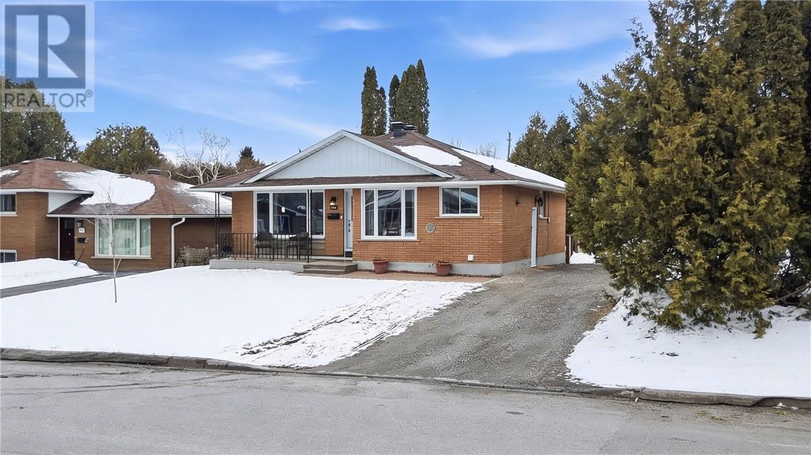 1004 Buckingham Drive, Sudbury, Ontario  P3A 1G1 - Photo 1 - 2127106