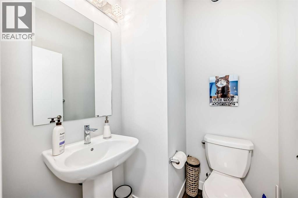 172 Rowmont Boulevard NW, Calgary, Alberta  T3L 0H3 - Photo 13 - A2301537