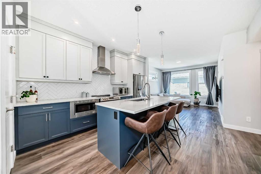 172 Rowmont Boulevard NW, Calgary, Alberta  T3L 0H3 - Photo 3 - A2301537