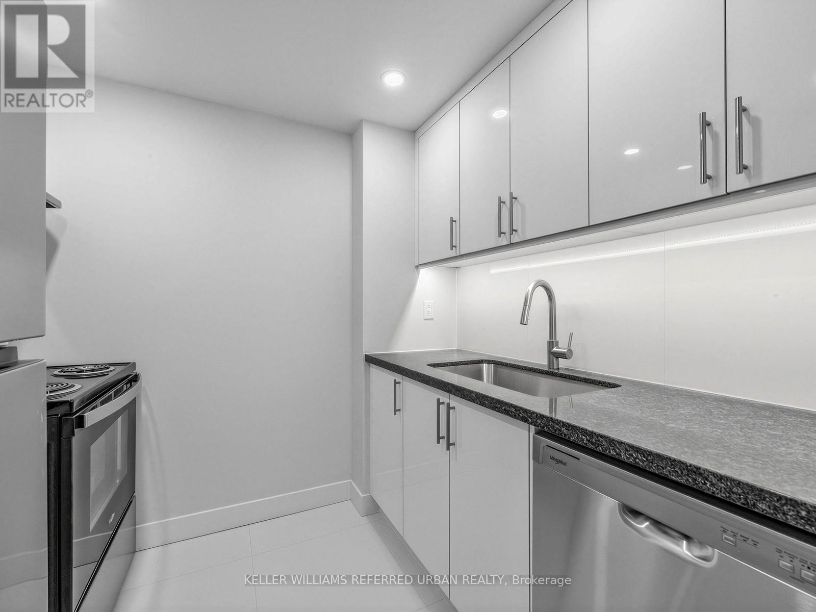 217 - 7 Bishop Avenue, Toronto, Ontario  M2M 4J4 - Photo 4 - C12996334