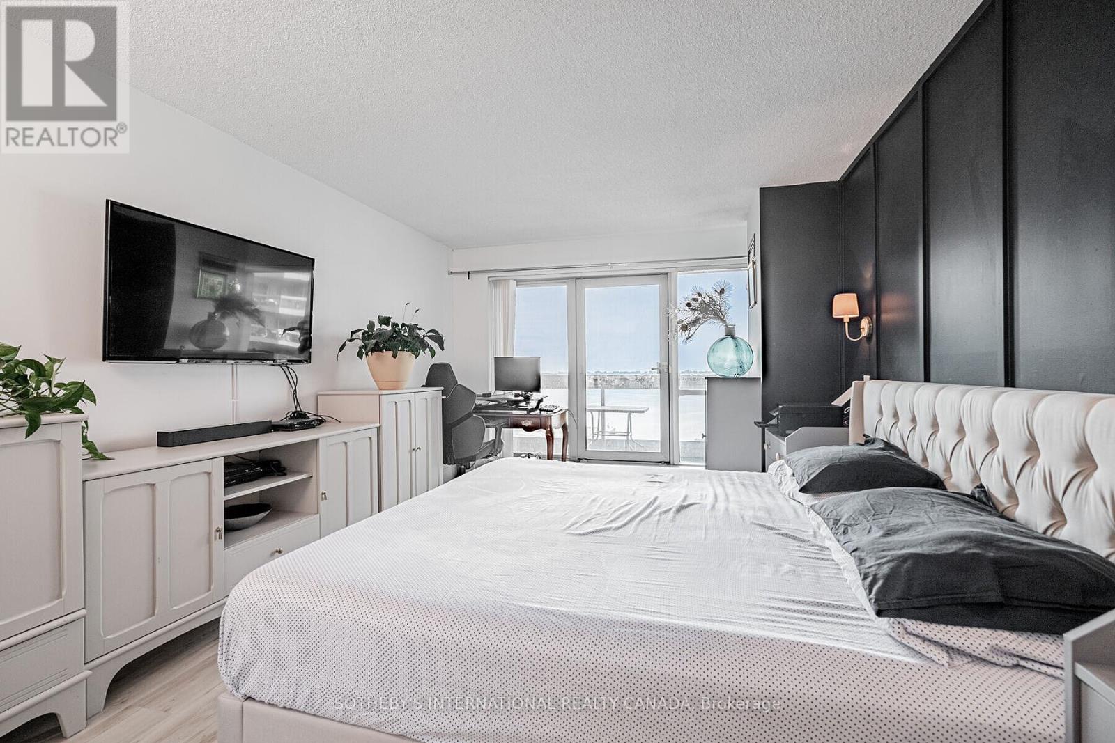 1012 - 10 Yonge Street, Toronto, Ontario  M5E 1R4 - Photo 12 - C12996436