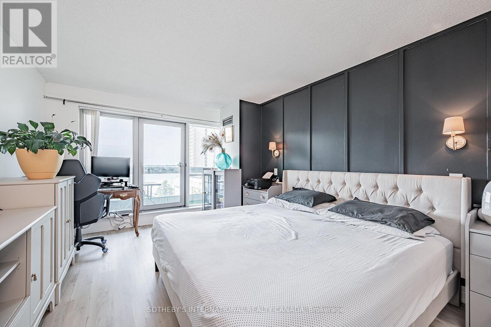 1012 - 10 Yonge Street, Toronto, Ontario  M5E 1R4 - Photo 14 - C12996436