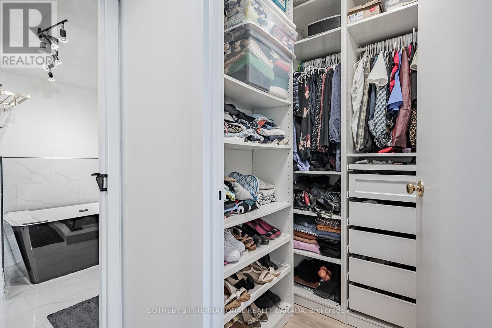 1012 - 10 Yonge Street, Toronto, Ontario  M5E 1R4 - Photo 15 - C12996436