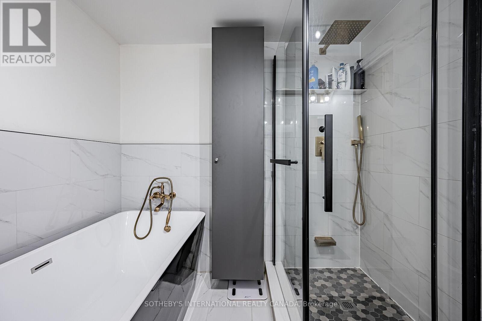 1012 - 10 Yonge Street, Toronto, Ontario  M5E 1R4 - Photo 18 - C12996436