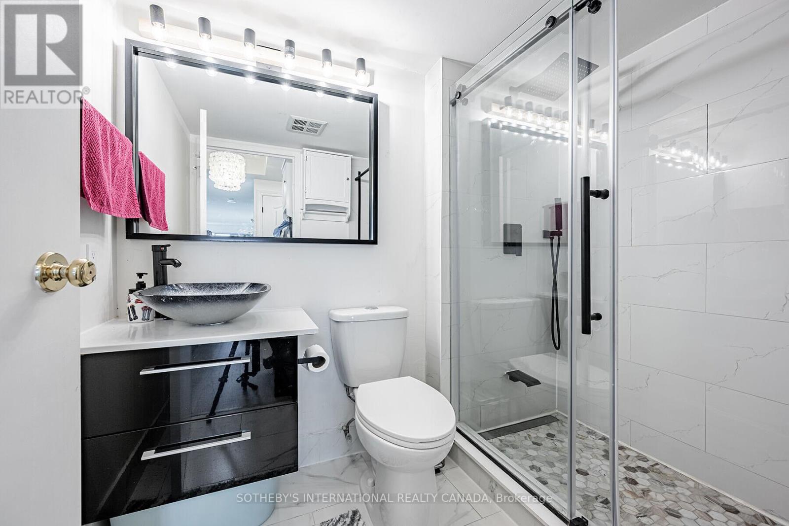 1012 - 10 Yonge Street, Toronto, Ontario  M5E 1R4 - Photo 22 - C12996436