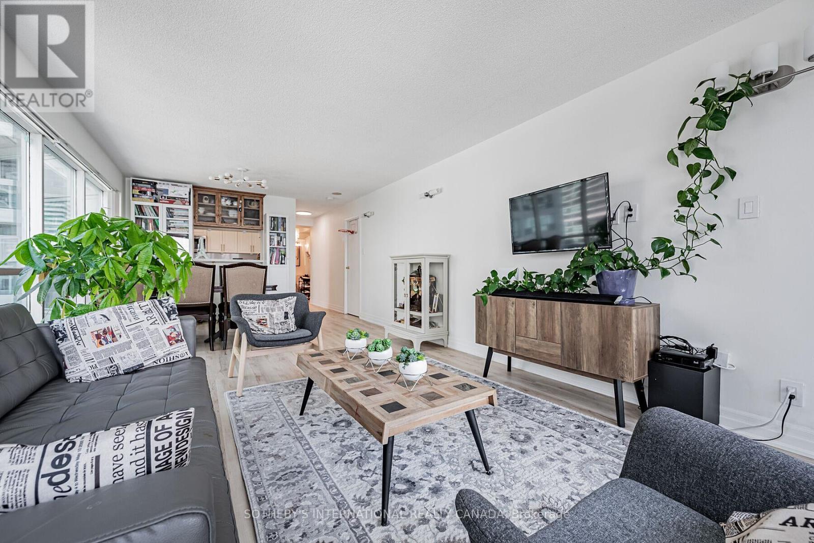 1012 - 10 Yonge Street, Toronto, Ontario  M5E 1R4 - Photo 5 - C12996436