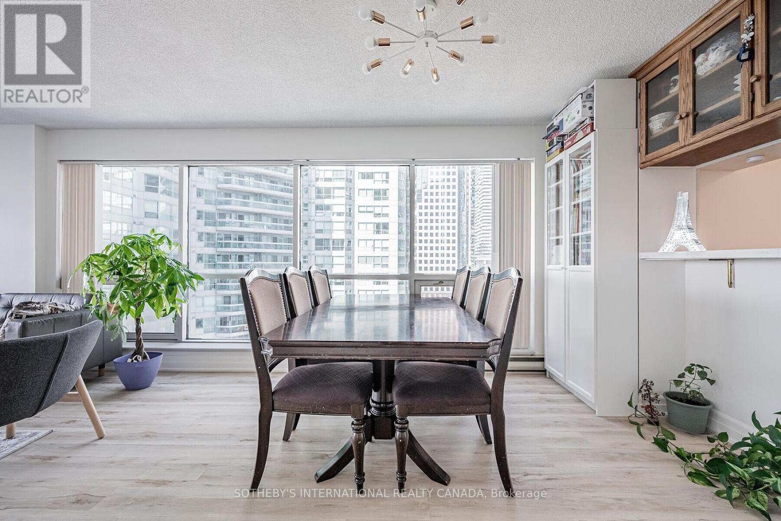 1012 - 10 Yonge Street, Toronto, Ontario  M5E 1R4 - Photo 8 - C12996436