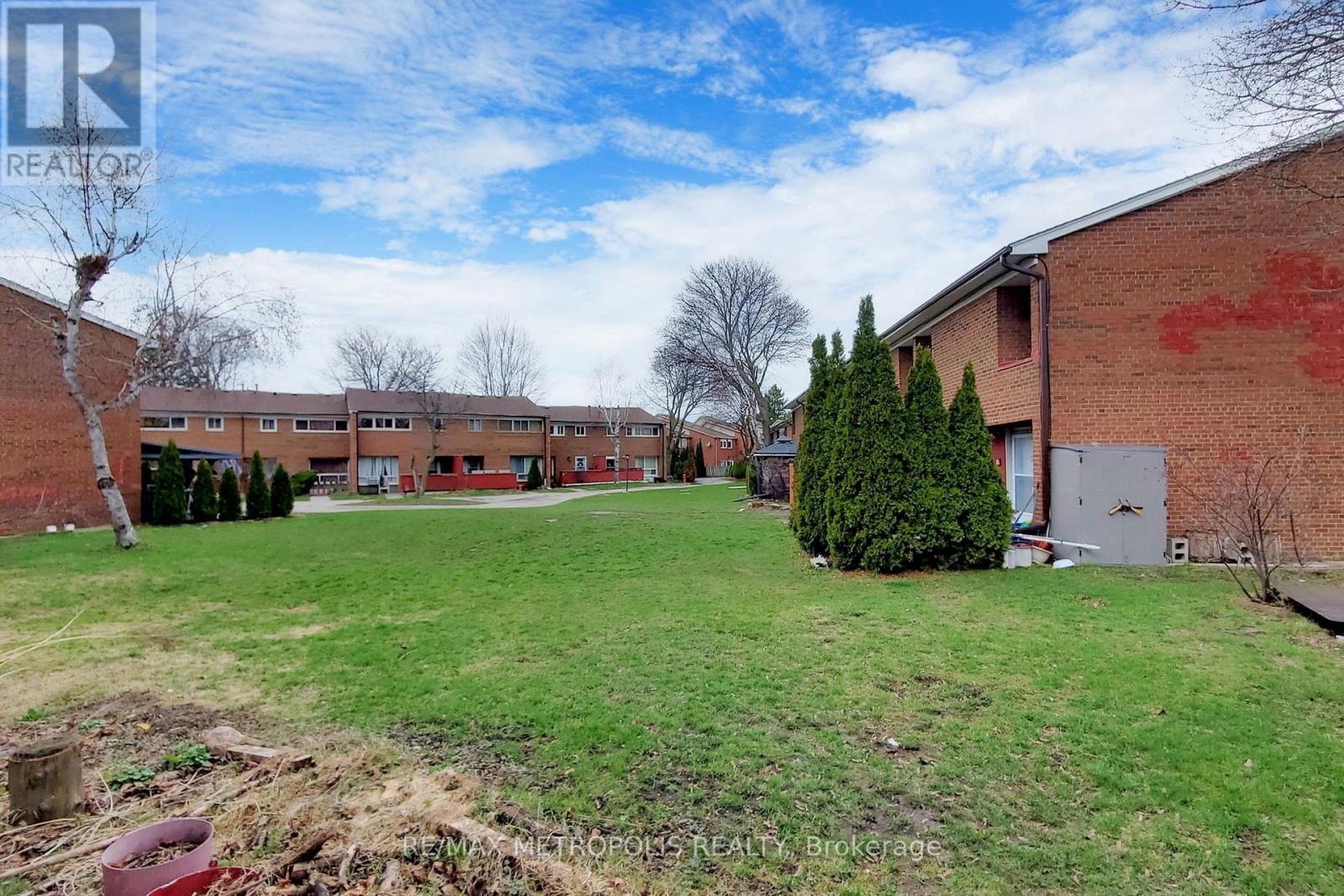 25 - 1021 Midland Avenue, Toronto, Ontario  M1K 4G7 - Photo 43 - E12996346