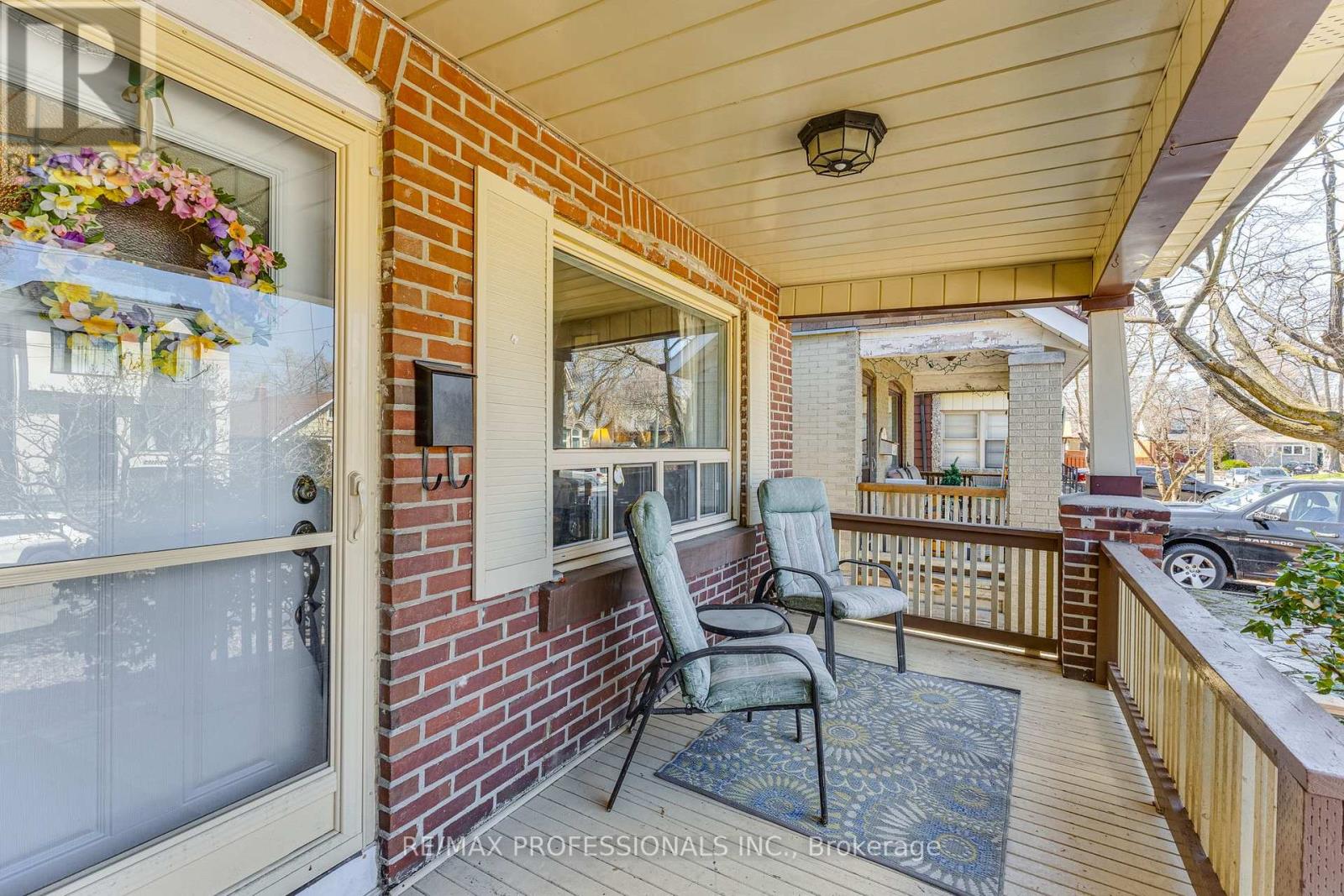 9 Orley Avenue, Toronto, Ontario  M4C 2B8 - Photo 4 - E12996360